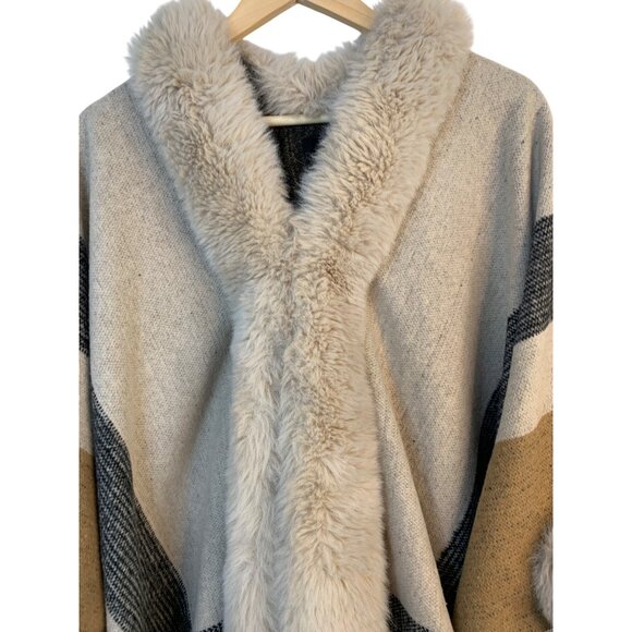 Womens Cliche Plaid Faux Fur Trim Blanket Poncho Tweed S/M RR10731 EUC - Picture 8 of 12
